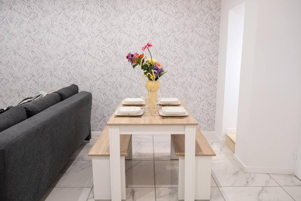 Appartement Renove - Wifi - Jardin - Centre De Niort Eksteriør bilde